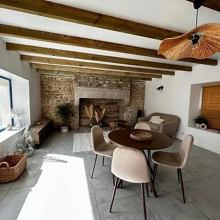 Maison Chez Emilie Feriehus *